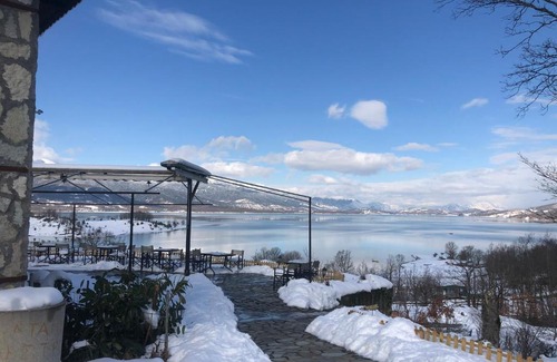 Lake Plastiras House | Ξενώνας Παρατηρητήριο Υπερώον