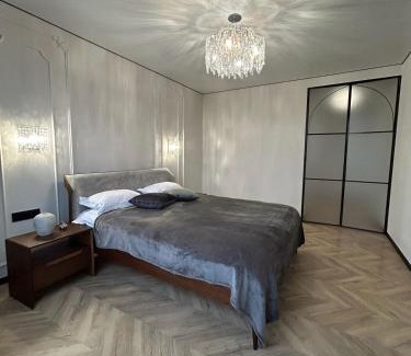 Khmelnitskiy Apartment | Апартаменти в центрі на Шевченка