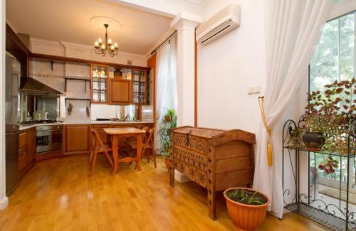Shevchenkivs'kyi District Apartment | Апартаменты на Бориса Гринченка