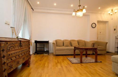 Shevchenkivs'kyi District Apartment | Апартаменты на Бориса Гринченка