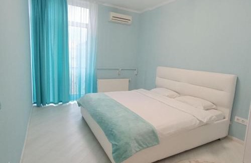 Dniprovs'kyi District Apartment | Біленька квартира в ЖК Комфорт Таун
