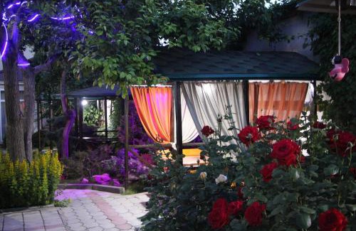 Cholpon-Ata House | Гостевой дом Лабиринт