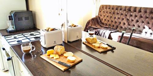 Sukhinovka Apartment | Двокімнатна квартира у мікрорайоні Садовий Мережа Alex Apartments Документи для відряджень ФОП 3 група