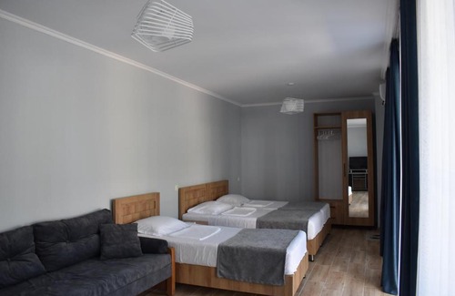 Gonio House | жули