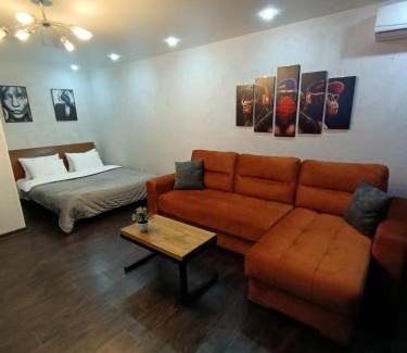 Petropavlovsk Apartment | Квартира с видом на парк,в минуте ходьбы от Акимата,Налоговой, Прокуратуры,Рахмета,Dostyk Mall,ЦОНа