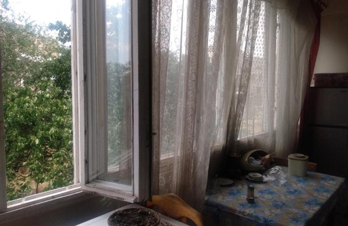 Nor-Nork House | Комната в ретро стиле в трехкомнатной квартире с отдельным входом