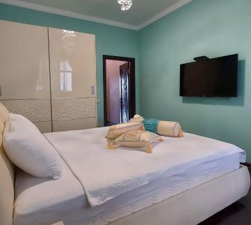 Dniprovs'kyi District Apartment | Просторі апартаменти