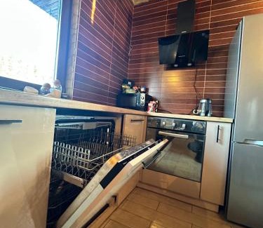 Klavdiyevo-Tarasove House | Ранчо, Дом для релакса в окружении леса и озёр