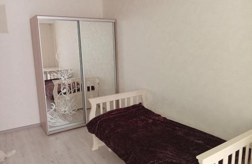 Yuzhne Apartment | Сдача квартира с видом на море