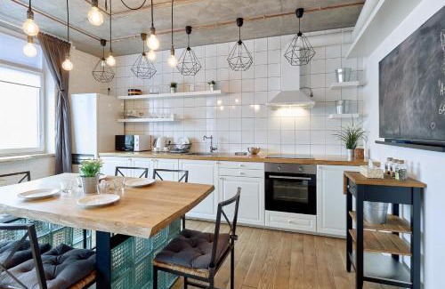 Solomjanskyj Apartment | Стильна та простора квартира
