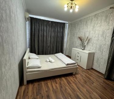 Atyrau Apartment | Трехкомнатная просторная квартира 137 кв центре возле ТЦ Infinity Mall