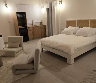 Rehov Hotel | סוויטות אוצר המעיינות