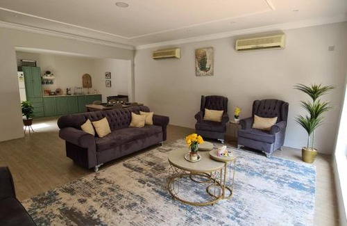 Al-Hofuf Ski Chalet | بردايس لاند paradise Land