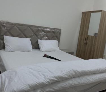 Al Khuwair Apartment | شارع المها بجانب اسواق المايا