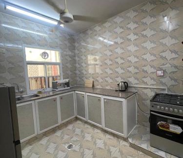 Al Khuwair Apartment | شارع المها بجانب اسواق المايا