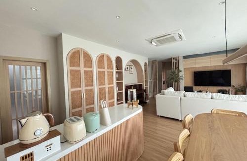 Bang Kaeo House | บ้านพักญี่ปู่น Japandi Cozy House