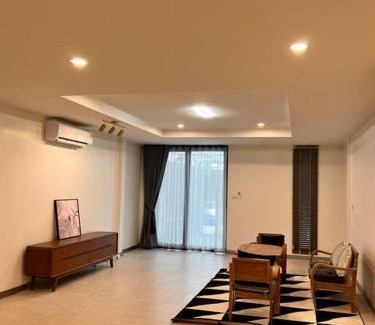 Khlong Chaokhunsing Apartment | บ้านยิ้ม - 2 Bedroom, 2 Bathroom