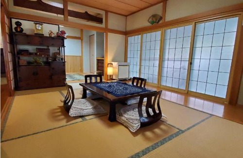 Samurai District House | サムライストリートハウス武家屋敷通り