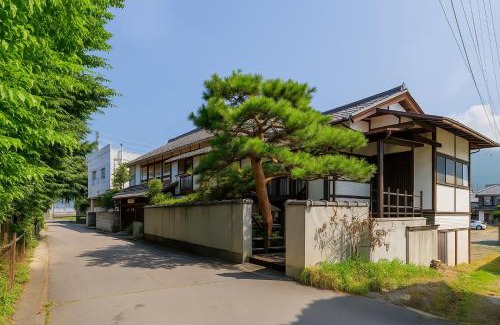 Ueda Apartment | 千本桜
