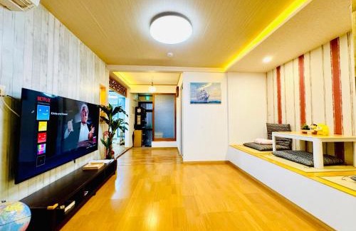 Nishinari House | 晶 距离车站步行5分钟 关西机场难波心斋桥直达 5 bedroom最多可住13人 超大客厅大电视有Netflix