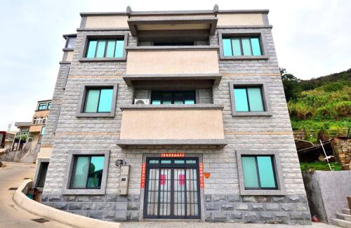 Dongyin Town Bed & Breakfast | 東引海悅樓民宿