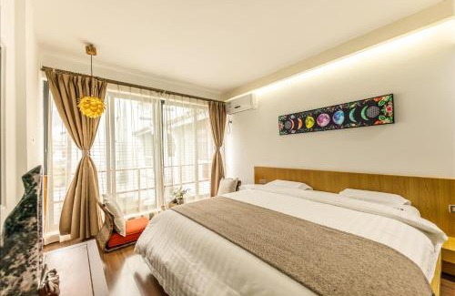 Xiufeng House | 桂林十方缘水晶民宿