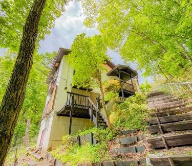 Kusatsu Onsen House | 源泉掛け流し温泉付き貸別荘-Private hot spring & Private house! - THE LOOKOUT KUSATSU