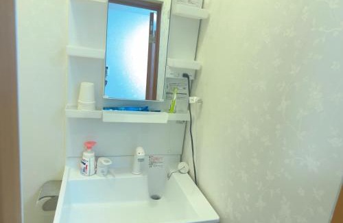 Kawara Machi Apartment | 瀬戸内瓦町201