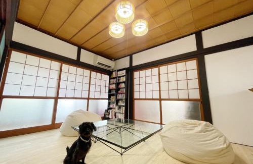 Shimonoseki House | 角島シェア&ゲストハウスSumikkoオーシャンビューの犬がいるゲストハウスで特別な交流体験個室とドミトリー