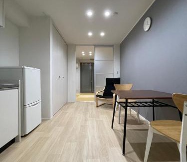 Higashiyodogawa Apartment | 震雲マンション103