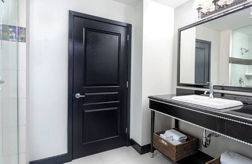 Theater District Hotel | 01/11/26 - 01/15/26, 4 nites @ 2BR Presidential - Walk to JP Morgan Conference