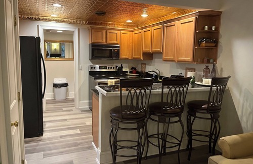 Lorain Apartment | #01 Discover an exciting adventure in historic downtown Lorain.