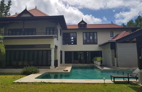 Mahe Island House | 03 bedrooms fully equipped self catering mason on Eden Island in Seychelles