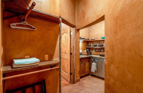 Virgin RV Rental | #06 - 2QB Anasazi Cliff Dwelling Hot Tub & Kitchen
