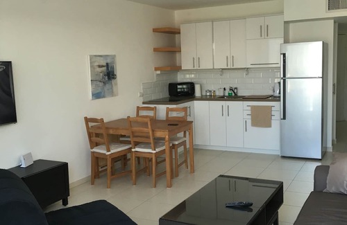 Herzliya Pituach Apartment | 0cean front Herzelia condo next to beach and resturants