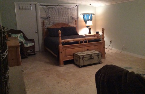 Shore Acre Heights House | 1/1 Bungalow NW Bradenton