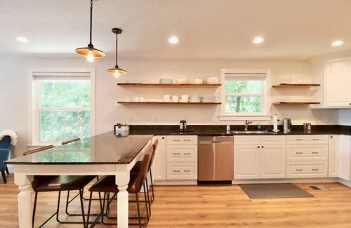 Gainesville House | 1/2 mile to UF- 2 bedroom/2 bath cottage