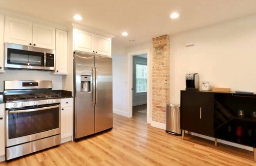 Gainesville House | 1/2 mile to UF- 2 bedroom/2 bath cottage