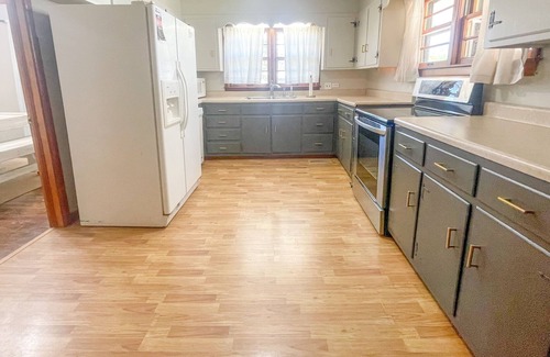Corinth House | 1.3 Miles from Chick-Fil-A & Starbucks