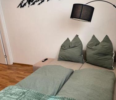 Flintsbach A. Inn Apartment | 1,5-Zimmer, Top ausgestattet, 4 Pers, Souterrain, Self Check-in, Parkplatz, Netflix & Amazon Prime