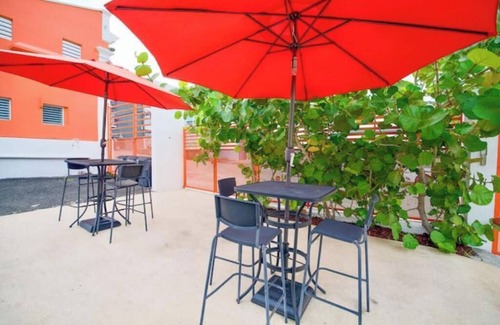 Mayaguez Pueblo Apartment | 1.8 King of Kings Urban Living w/parking