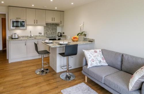 Rastrick House | 1 Barn Cottages