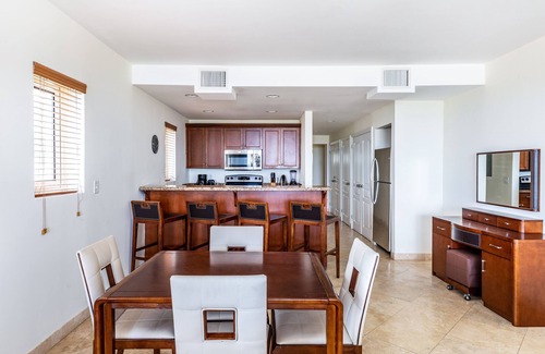 The Bight Condo | 1 BD,1.5 Bathroom, Beautiful Condo.