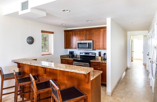 The Bight Condo | 1 BD,1.5 Bathroom, Beautiful Condo.