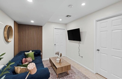Jersey City Apartment | 1-Bdr apartment 3 min walk from train to NYC -warm interior design