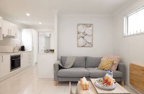 Rocklea Apartment | 1 Bdr Apt! GST Credits! Kitchen! Parking! 235F1