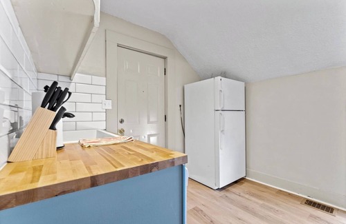West Central Apartment | 1 Bdr Apt. half a mile from Parkview Field