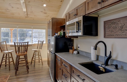 Sunapee Hotel | 1 Bed/1.5 Bath Suite #10 at The Lodge | Minutes from Sunapee Harbor & Mt Sunapee