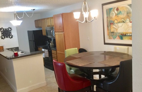 Brandon Condo | 1 Bed 1 Bath Condo, quiet and well kept. Close to everything in Brandon!