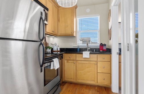 Eastside Santa Cruz House | 1 Bed/1 Bath plus Office - Beachy, Clean and Comfortable